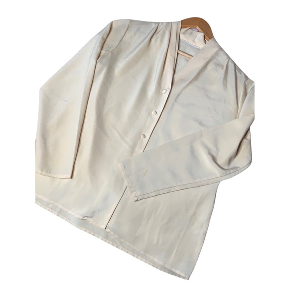 LONG SLEEVE CREAM BLOUSE!!! - Picture 1 of 8